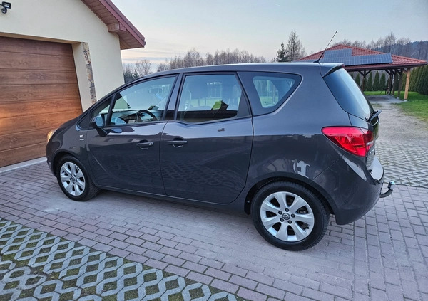 Opel Meriva cena 26800 przebieg: 120000, rok produkcji 2013 z Brzozów małe 352